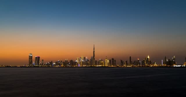 UAE Work Visa Jobs for Immigrants – Employers Hiring Foreign Workers in Dubai and Abu Dhabi